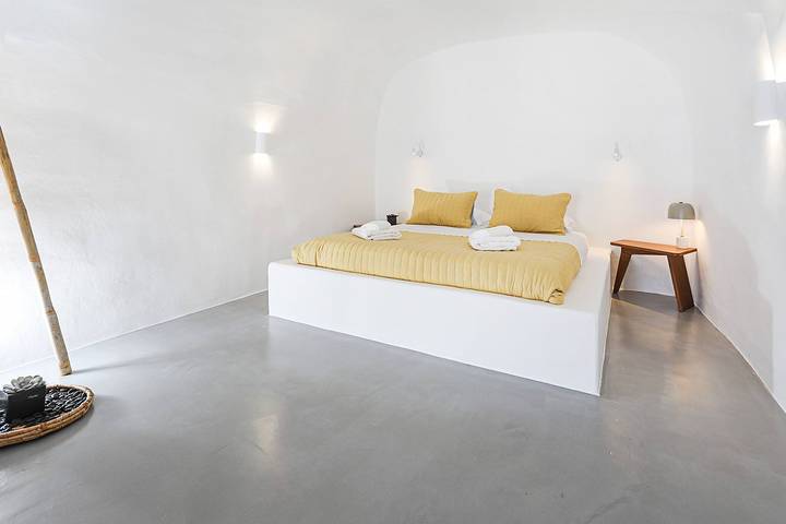 Gîte pour 2 personnes, avec vue sur l’océan ainsi que vue et balcon dans Firostefani - 4