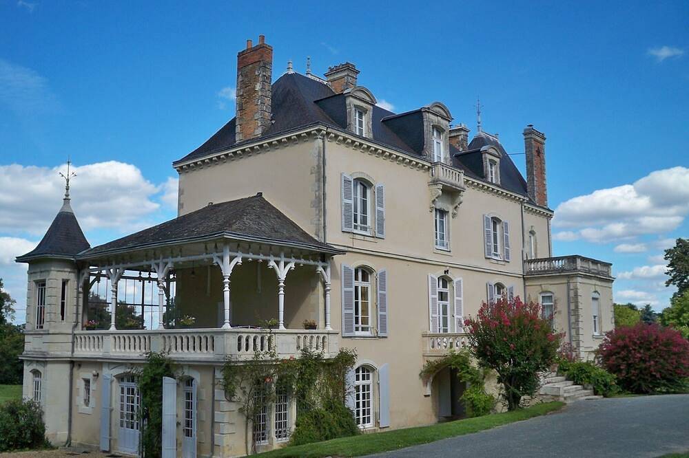Room 1 King size double bedroom in Jarzé, Région d'Angers