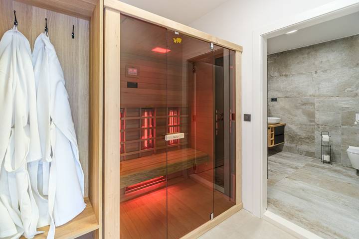 Villa pour 10 personnes, avec jardin ainsi que sauna et piscine, animaux acceptés à Sutivan