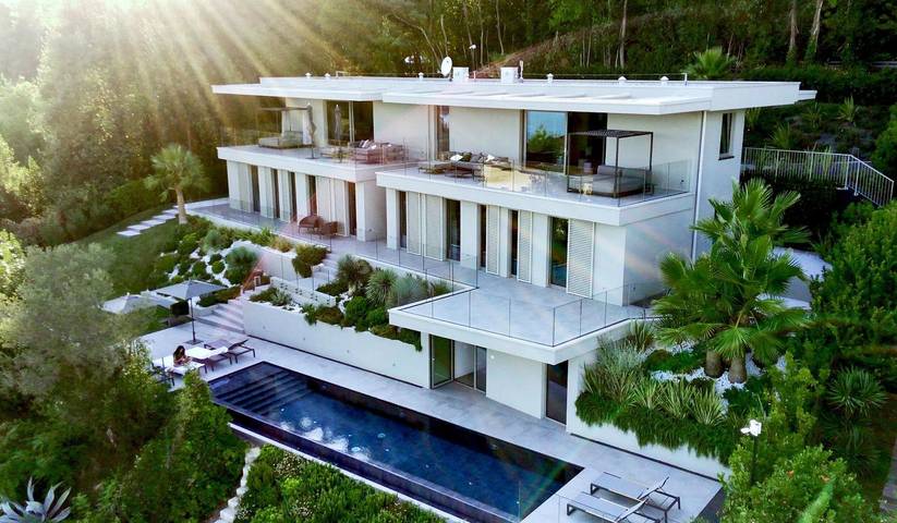 Villa für 8 Personen, mit Balkon und Garten sowie Sauna und Seeblick in Salò