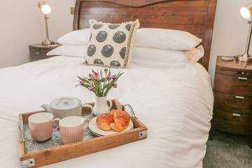 Log Cabin for 4 People in Buxton, Peak District, Photo 3