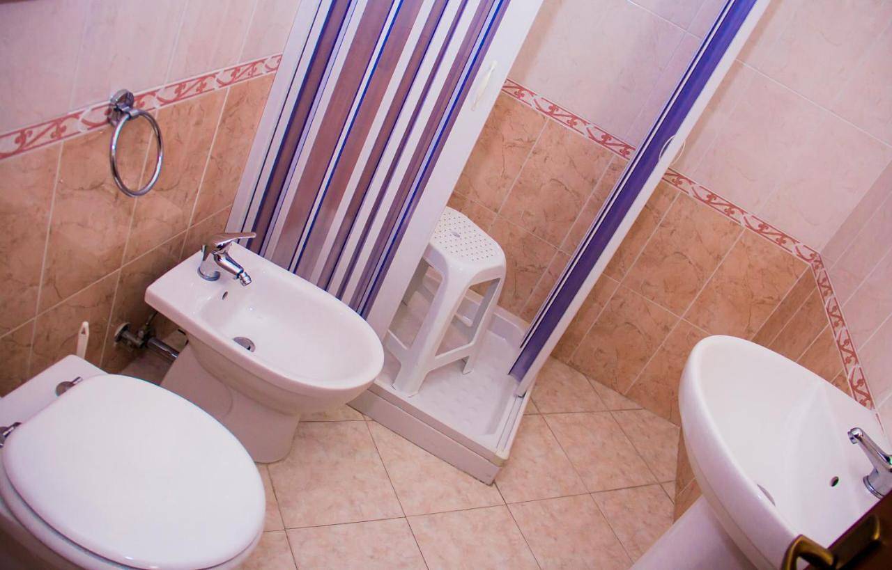 Triple Room with Private Bathroom in Cutrofiano, Provincia di Lecce