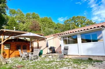 Gîte pour 4 personnes, avec jardin et vue, animaux acceptés à Saint-Paul-le-Jeune