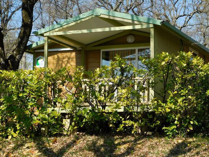 Chalet pour 2 personnes, avec piscine et terrasse, animaux acceptés