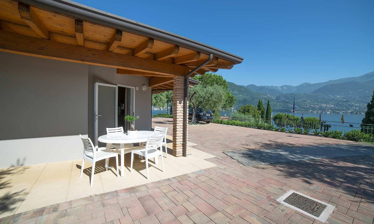 Ferienpark Internazionale Eden Chalet Marty für 3 Personen in San Felice del Benaco, Gardasee-Berge