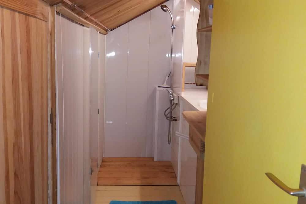 Chalet At The Foot Of The Chemin De St-Jacques With Stunning View in Gèdre, Pyrenees National Park