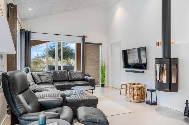 Activity holiday home with outdoor sauna and hot tub in Bjerregård, Holmsland Klit