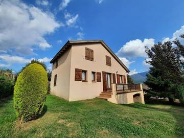 Gîte pour 6 personnes, avec vue ainsi que jardin et balcon à La Cabanasse
