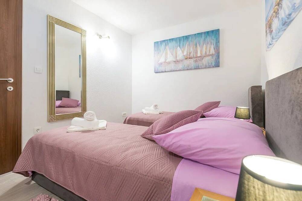 Tranquility and Nature in 4 bedroom w/ Sea view - 300m from the sea in Mokosica, Dubrovnik-Neretva