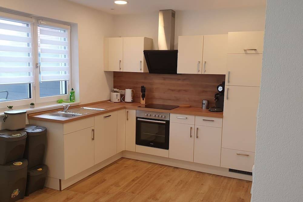 Ganze Wohnung, Ferienwohnung mit Terrasse direkt am Hesselberg in Gerolfingen, Romantische Straße