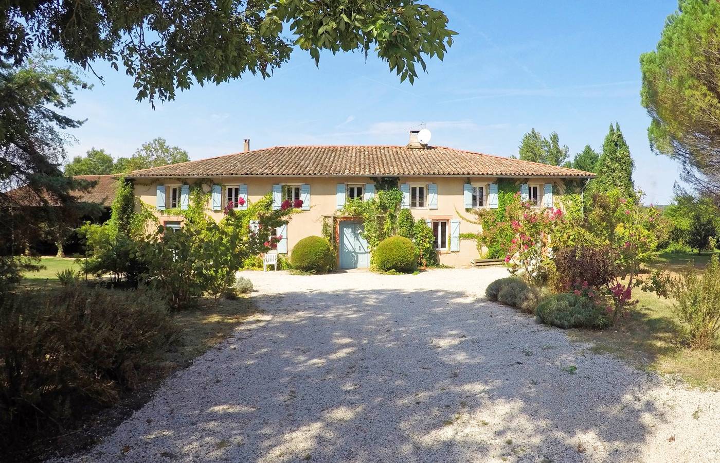 La Rivière Vacances, maison de charme pour groupes in L'Isle-en-Dodon, Haute-Garonne