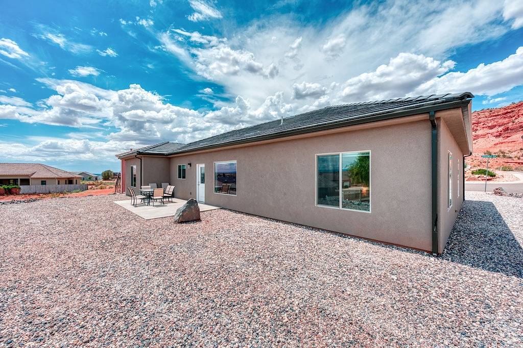 4Br (3 King beds), Game Room, Views, Murals, Steps to Hiking in Kanab, Grand Staircase Escalante National Monument