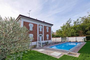Maison d’hôte pour 3 personnes, avec jardin et piscine à Novare