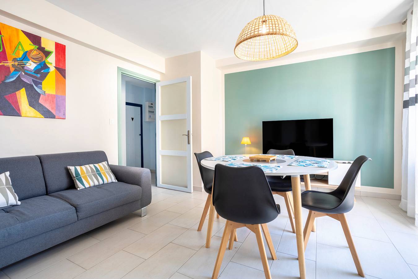 Appartement entier, Appartement résidence la montagne à 300 m de la plage vue sur mer in Audierne, Côte de Cornouaille