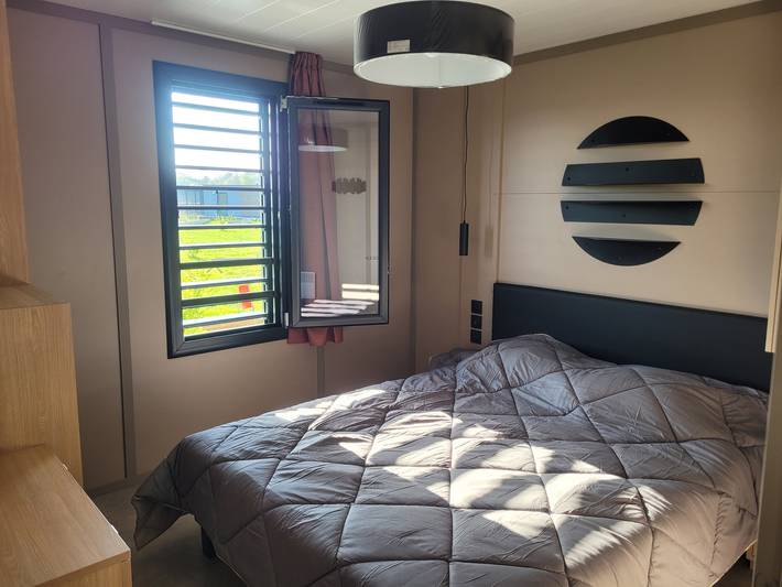 Gîte pour 6 personnes, avec Terrasse ainsi que Jardin et Piscine à Saint-Romain-de-Benet
