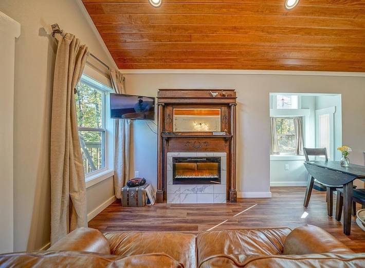 Log cabin for 2 people, with hot tub and balcony in Hot Springs National Park
