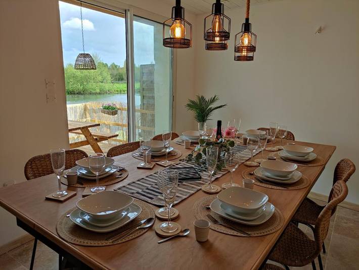 Location de vacances pour 8 personnes, avec jardin ainsi que vue et sauna dans Les Roches-l'Évêque - 4