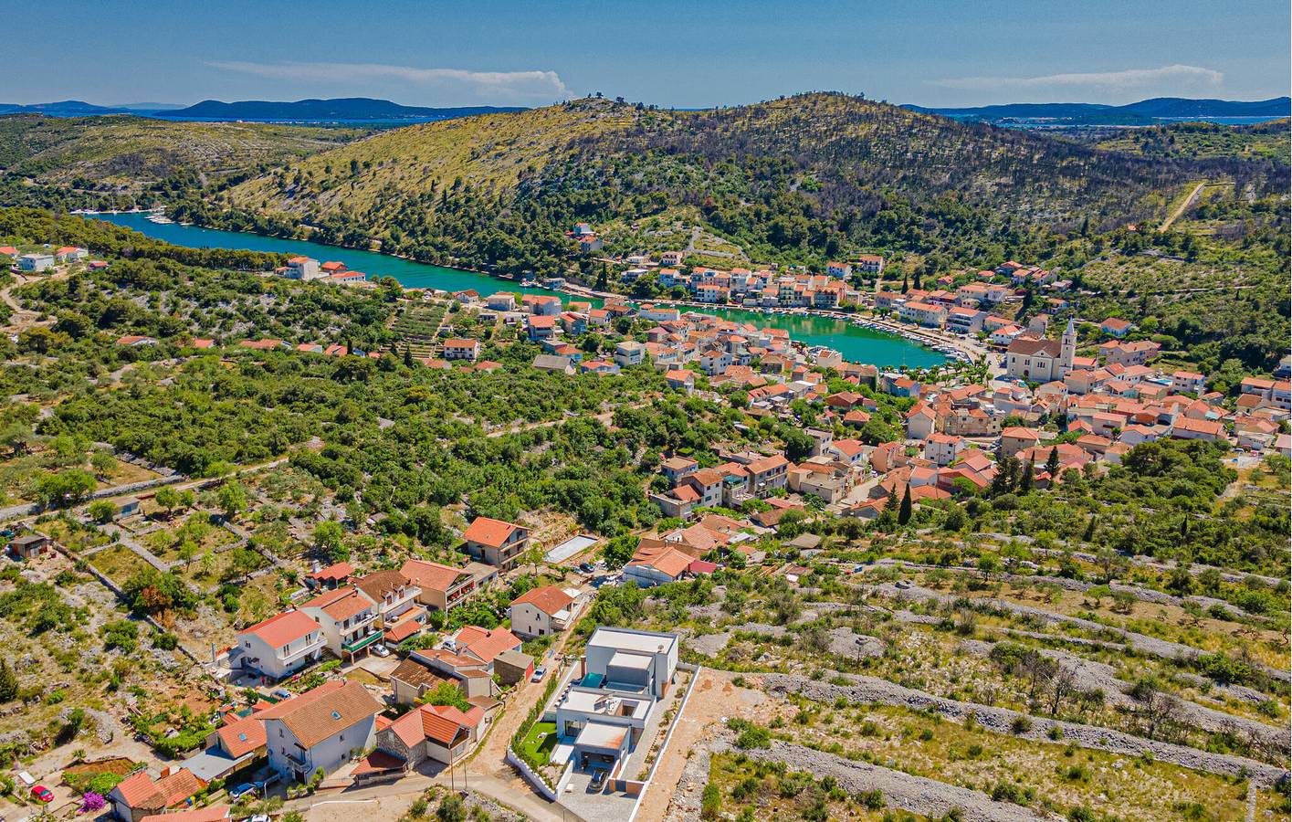 Ferienhaus für 8 Personen mit Terrasse in Raslina, Šibenik-Knin