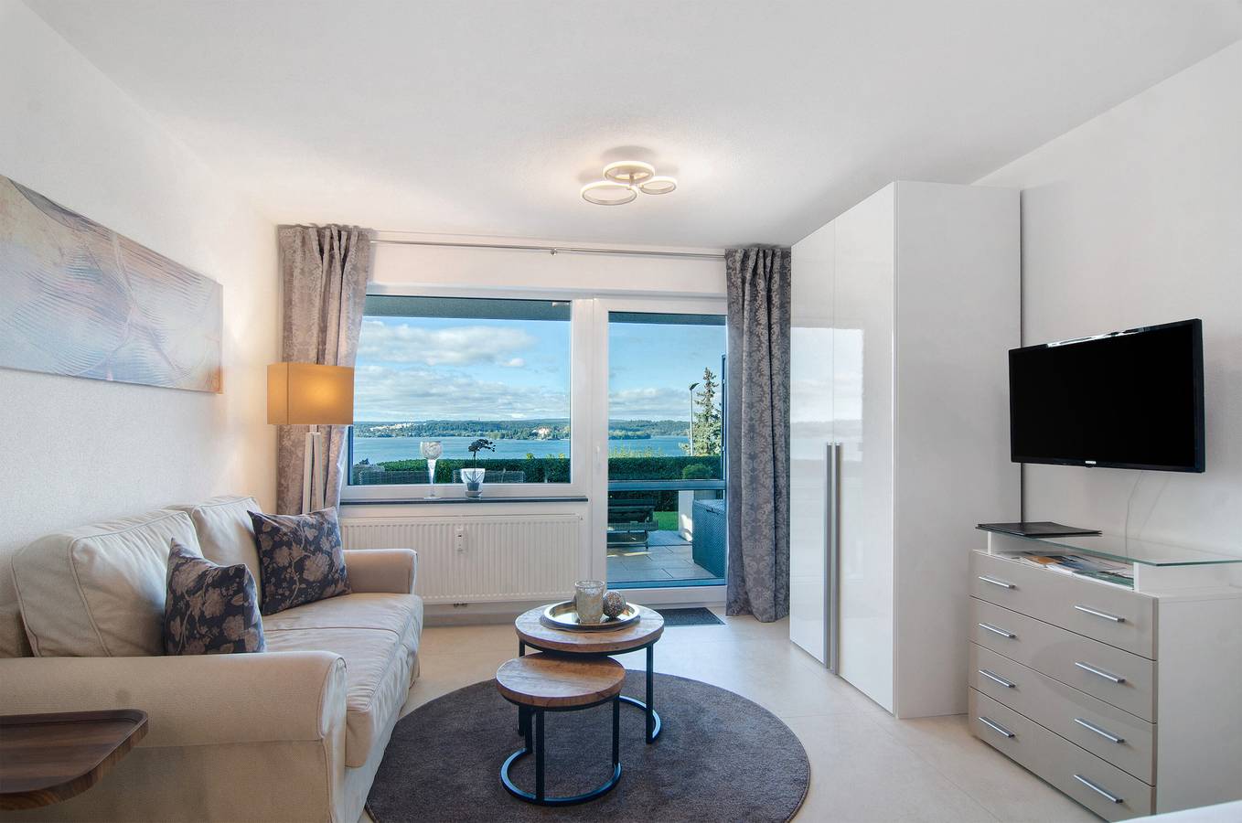 Ganze Wohnung, Ferienwohnung 'Krautter' mit Seeblick, privater Terrasse und gemeinschaftlichem Garten in Unteruhldingen, Uhldingen-Mühlhofen