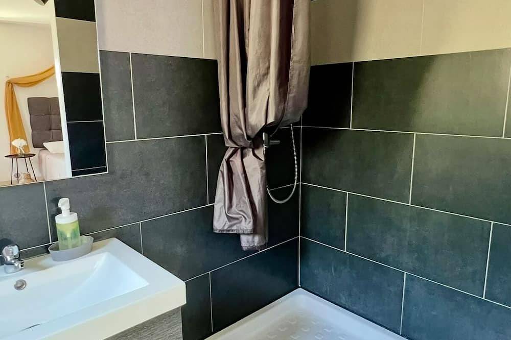 Apartamento entero, Studio Corté, private terrace, parking and air conditioning near the town center in Corte (Córcega), Parc naturel régional de Corse