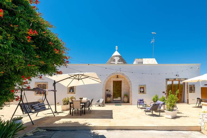 Ganze Wohnung, Suite „Masseria Latorre – Suite il Vecchio Pozzo“ mit Garten, Wlan und Klimaanlage in Locorotondo, Bari Provinz