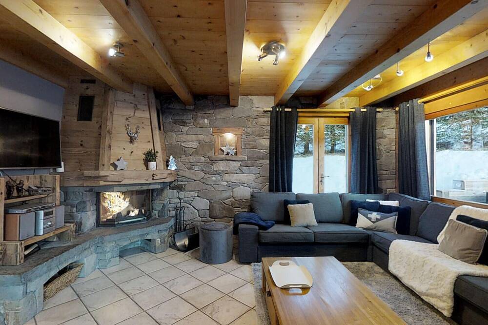 Cozy Chalet for 11, Near Slopes, Stunning Views, Bbq, Volleyball & More! - Le Grand-Bornand in Le Grand-Bornand, Annecy region