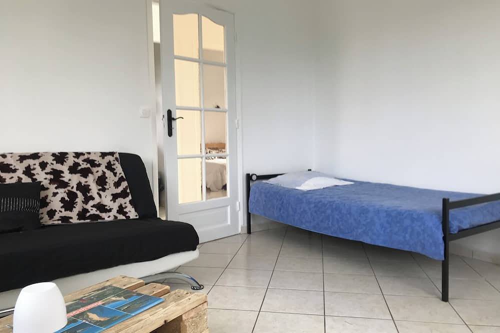 Renovated house, small sea view, 5 minutes from beaches and Gr34. Pets allowed in Plestin-les-Grèves, Ceinture Dorée