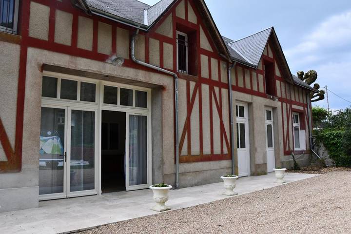 Location de vacances pour 4 personnes, avec jardin et terrasse ainsi que vue et piscine à Cour-Cheverny - 2
