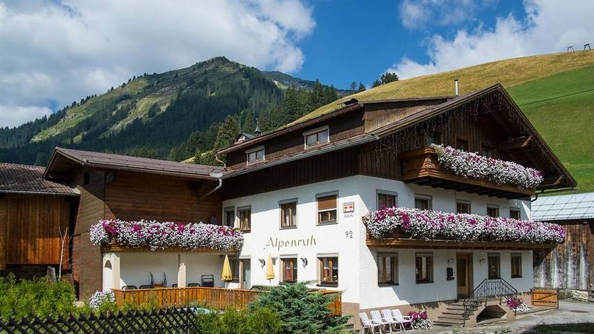 Ferienwohnung für 4 Personen, mit Terrasse in Holzgau