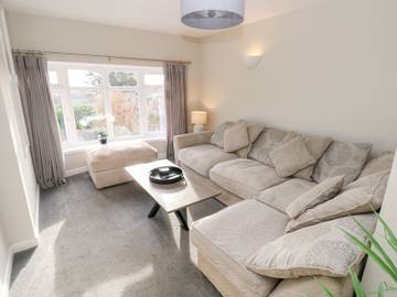 Cottage for 8 People in Tenby, Pembrokeshire, Photo 1