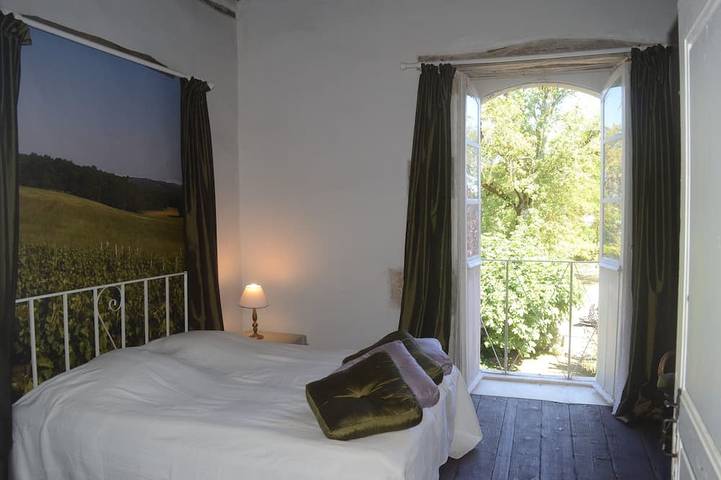 Appartement de vacances pour 5 personnes, avec piscine et jardin