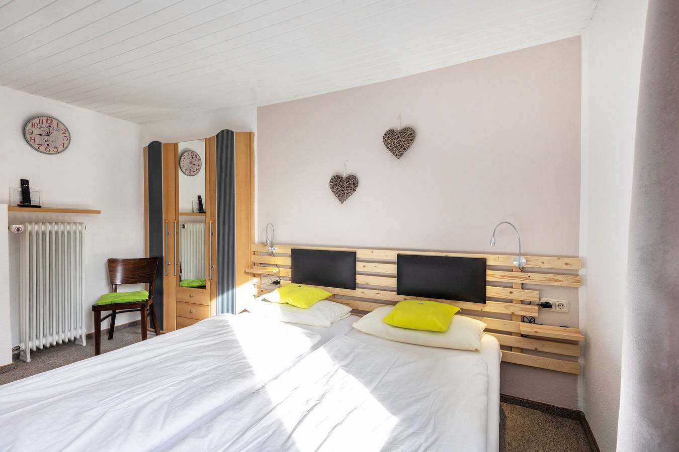 Zimmer '5_Doppelzimmer Nr 5' mit Wlan in Neuenrade, Märkischer Kreis