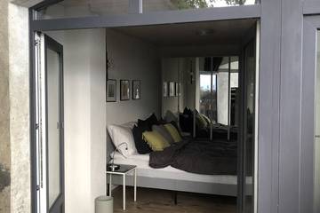 Lake House for 2 Guests in Puidoux, Lake Geneva, Picture 2