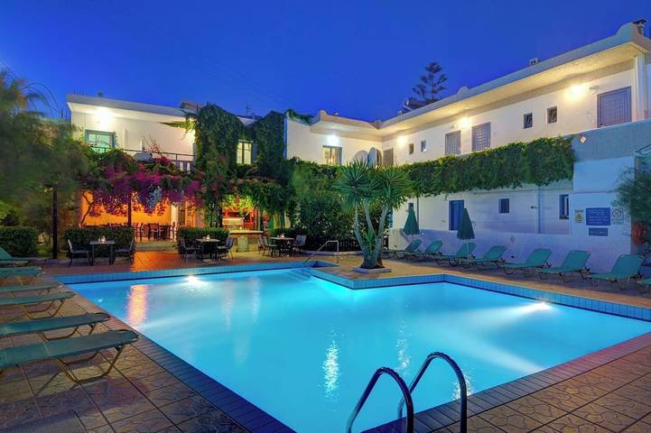 Ferienwohnung für 4 Personen, mit Balkon und Garten sowie Pool in Plakias