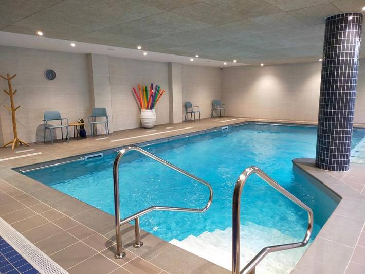 Location de vacances, avec Balcon et Terrasse ainsi que Jacuzzi et Jardin à Trélazé