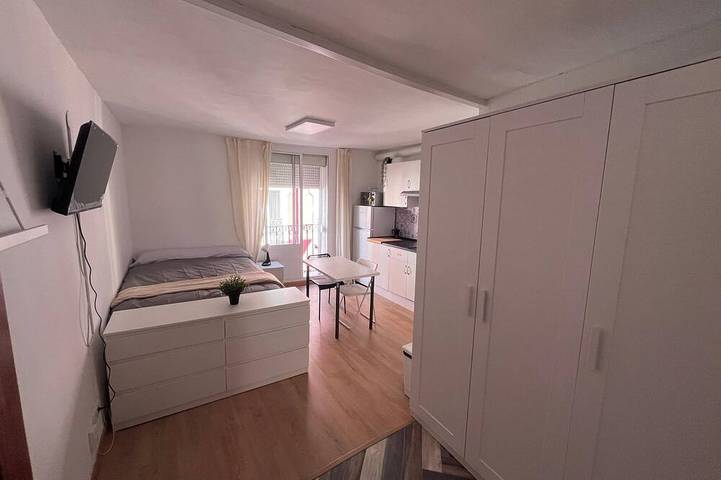 Entire apartment, Cozy studio just a stone's throw from the Cathedral in Burgos, Burgos Province