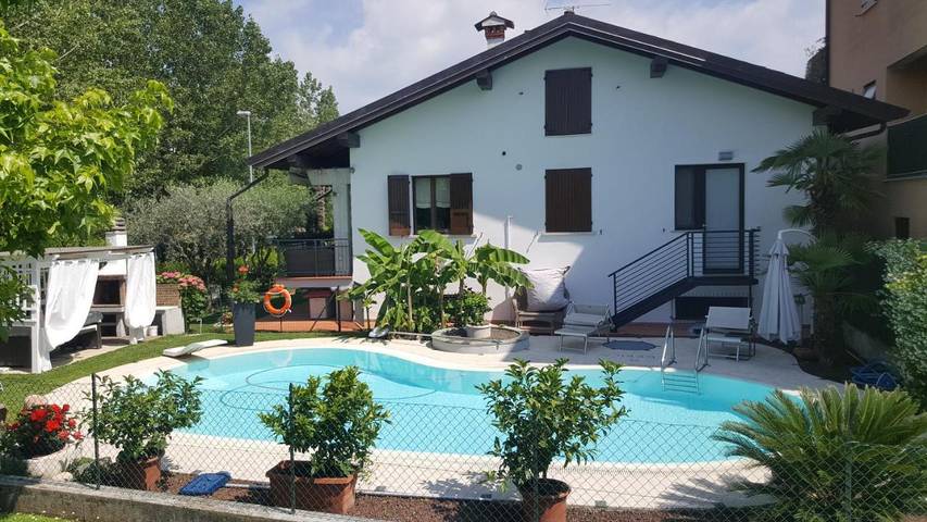 B&B für 2 Personen, mit Balkon und Terrasse sowie Garten und Pool in Sirmione