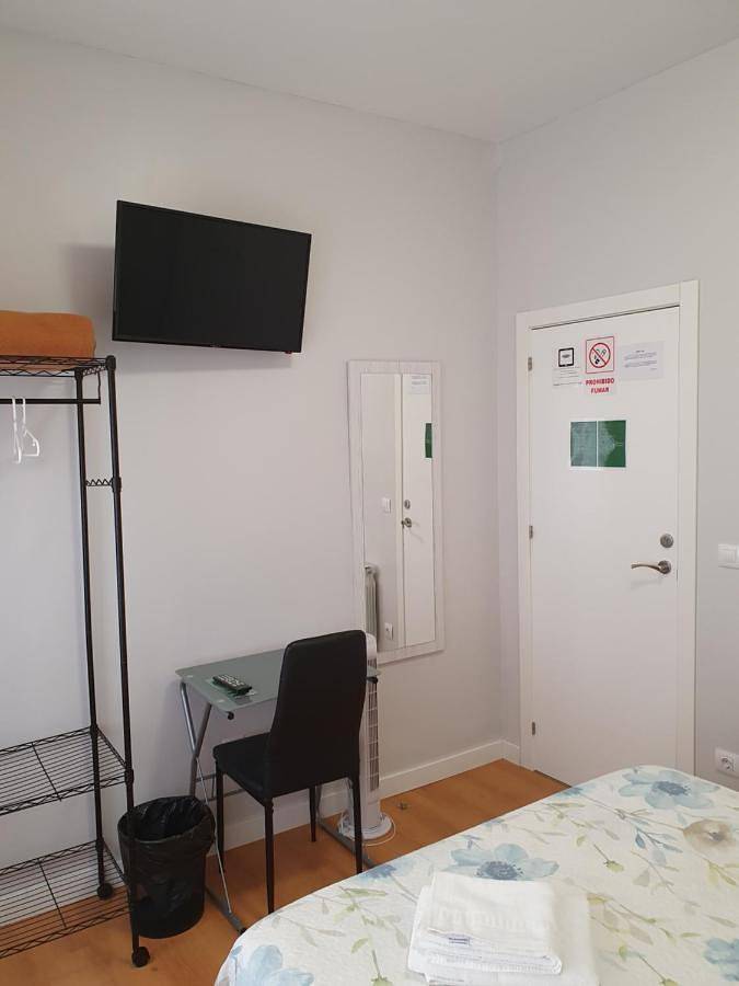 Single Room with Shared Bathroom in Logroño, Provincia de La Rioja