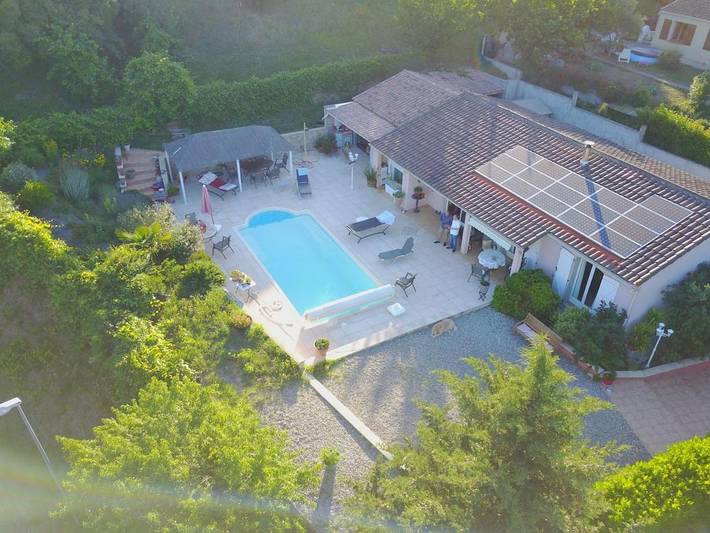 Villa for 10 people, with garden and pool as well as hot tub - 1