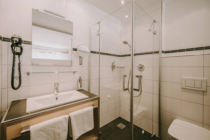 Bauernhof für 4 Personen, mit Balkon und Pool sowie Whirlpool und Garten, kinderfreundlich in Oberstdorf - 2