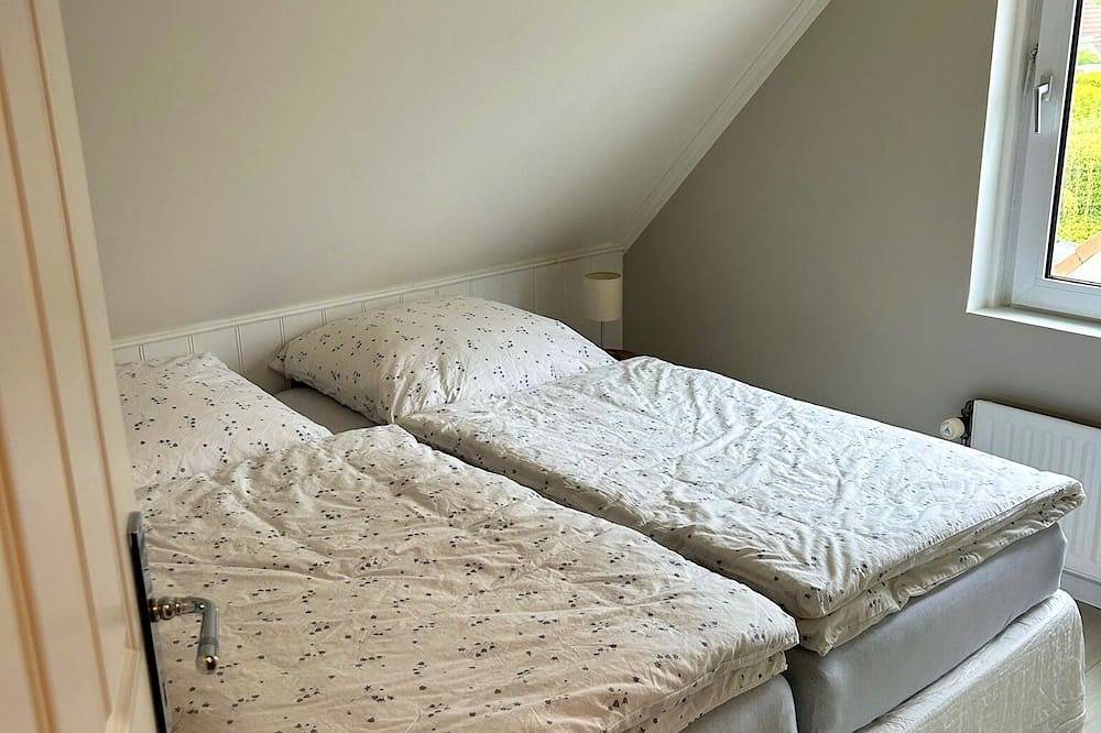 New! Nordseekrabbe**** vacation home with sauna, fireplace, near the beach. in Scharendijke, Grevelingenmeer