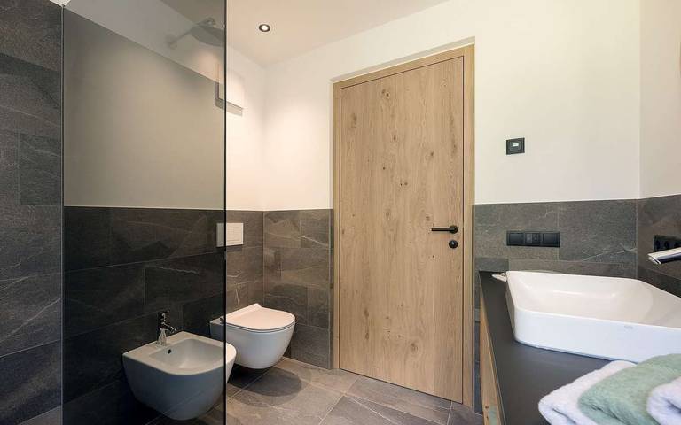 Ganze Wohnung, Ferienwohnung "Tschitthof Gill" mit Bergblick, privater Terrasse und WLAN in Hafling Oberdorf, Hafling