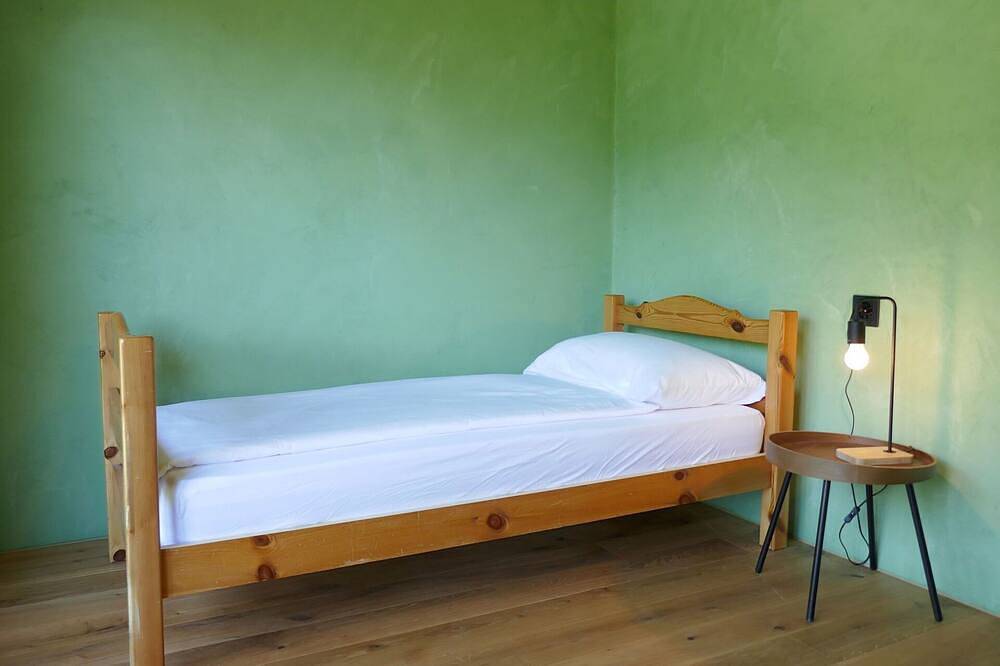 Ganze Wohnung, Gemütliche Wohnung für 6 Personen mit  W-Lan, Tv, Innenhof, Haustiere erlaubt und Panoramablick in Pontirone, Serravalle