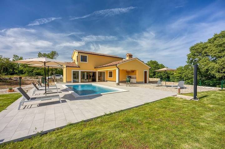 Villa für 6 Personen, mit Balkon und Garten in Labin