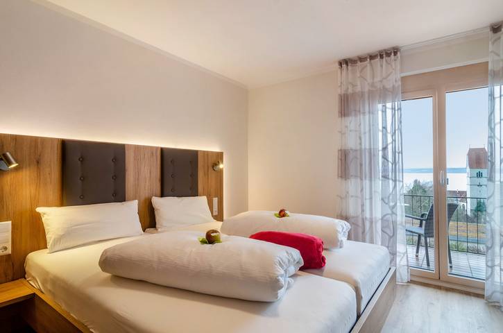 Zimmer für 2 Personen, mit Balkon und Seeblick - 1