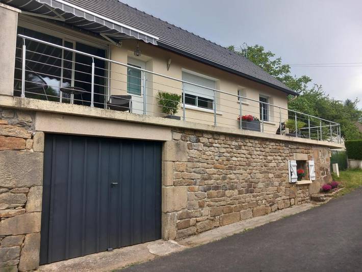 Location de vacances pour 5 personnes, avec Balcon et Terrasse ainsi que Jardin et Vue à Gimel-les-Cascades