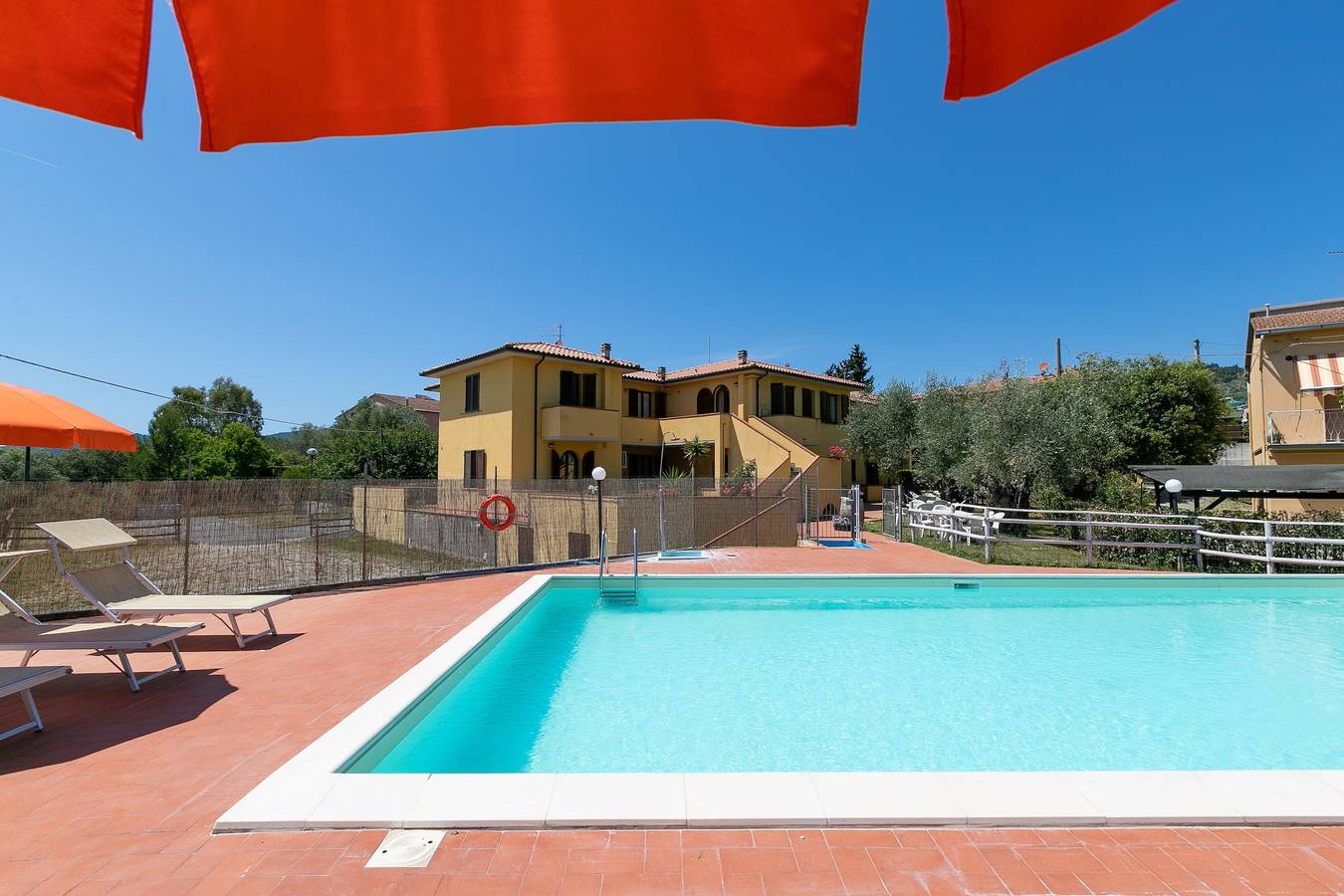 Appartamento intero, Appartamento "Bilocale Moraiolo" con balcone, piscina condivisa e Wi-Fi in Suvereto, Costa degli Etruschi