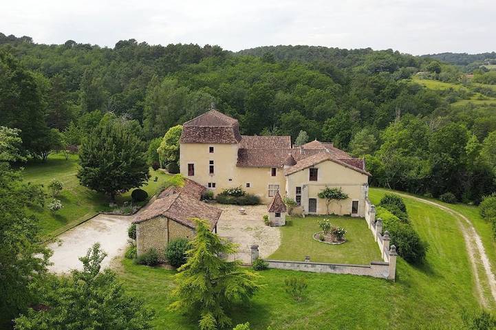 Château pour 12 personnes, avec jardin en Dordogne