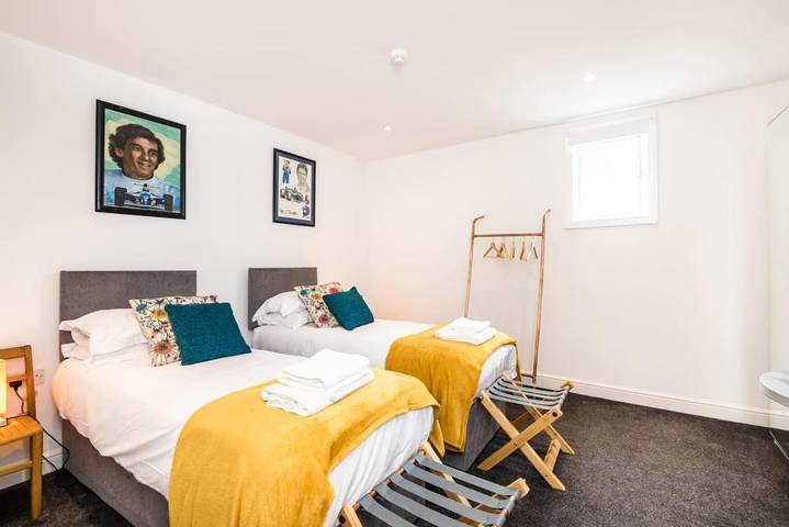 Holiday rental for 16 people, with Balcony and Terrace as well as Lake view and View in Liverpool