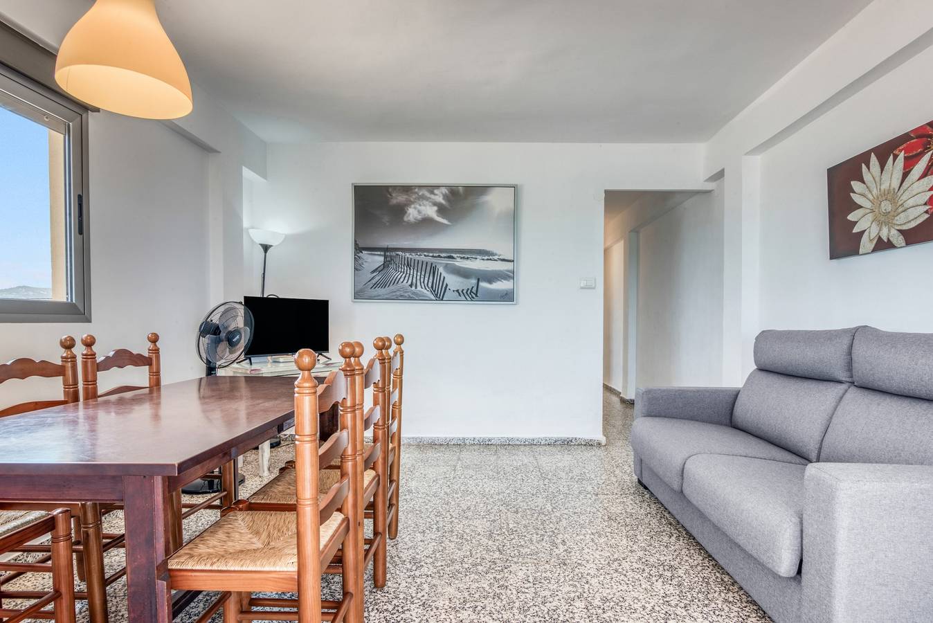 Apartamento entero, Apartamento 'Voramar' con vistas al mar, terraza privada y Wi-Fi in Bellreguart, Costa de Valencia